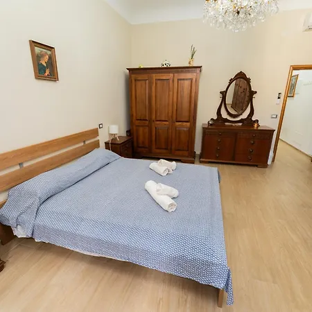 Lucia's Διαμέρισμα *